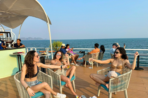 From Hanoi: Cat Ba Island and Lan Ha Bay Day Trip