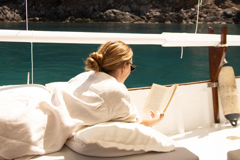 Come and enjoy our sightseeing tour along the coast of Alcúdia: Mallorca