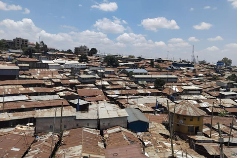 Nairobi: Wycieczka po slumsach Kibera Kultura, ludzie i życie codzienneWycieczka po slumsach Kibera z odbiorem z hotelu/lotniska i transportem powrotnym