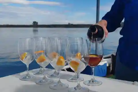 Valência: Passeio de barco com degustação de vermutes valencianos