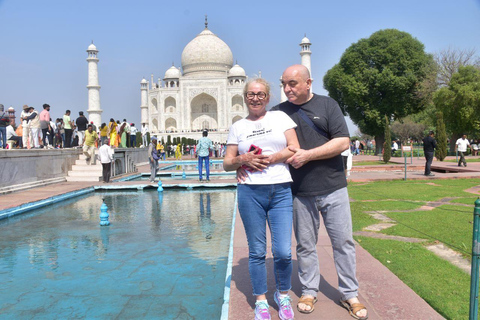 From Delhi: Taj Mahal & Agra Tour by Gatimaan Express Train 2nd Class Train with Car, Guide, Entry Ticket & 5 Star Lunch