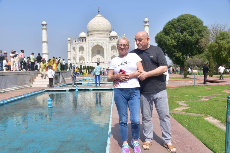 From Delhi: Taj Mahal & Agra Tour by Gatimaan Express Train 2nd Class Train with Car, Guide, Entry Ticket & 5 Star Lunch