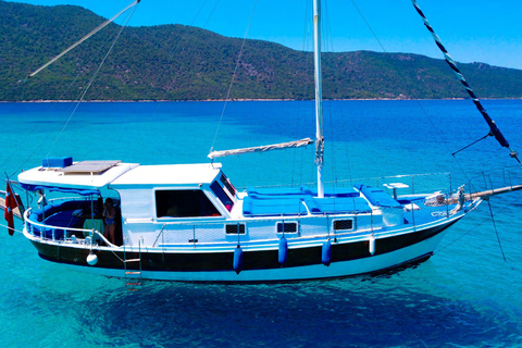 Bodrum: tour privato in barca con snorkeling e pranzo