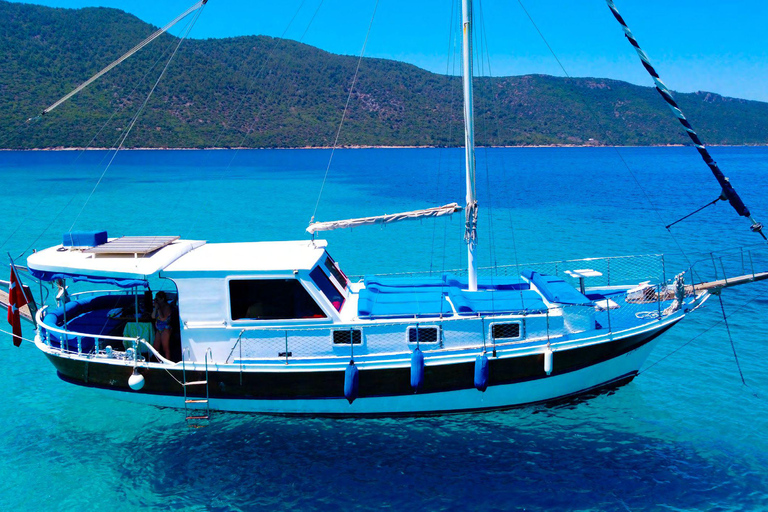 Bodrum: tour privato in barca con snorkeling e pranzo