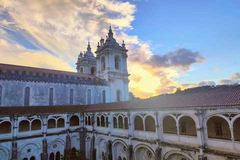 Von Lissabon aus: Mittelalterliche Tour, Batalha, Tomar, Alcobaça, Óbidos