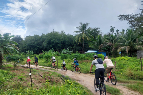 Khao Lak: Half-day Waterfalls & Lakes Bike Tour with Lunch