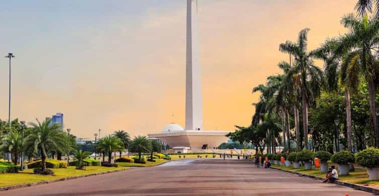 Jakarta: Private City Tour with Lunch and Hotel Pick-up