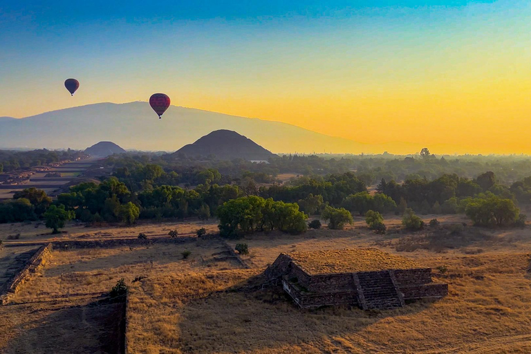 Teotihuacan : Vol en montgolfière avec petit-déjeuner et transport