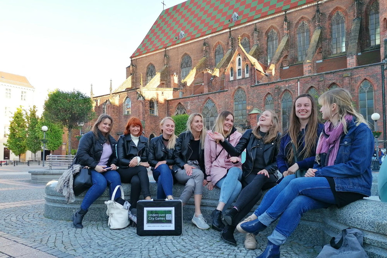 Breslavia: Passeggiata e gioco a tema spionistico con host/guidaBreslavia: Passeggiata e gioco a tema spionistico con host/guida (POLACCO)