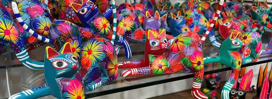 Huatulco : créez votre propre alebrije et explication de la peinture.