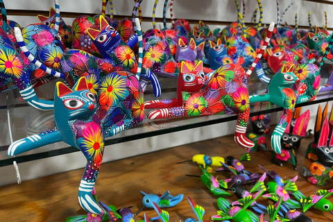 Huatulco: crea il tuo alebrije e spiegazione della pittura.Huatulco: crea il tuo alebrije e spiegazione del dipinto.