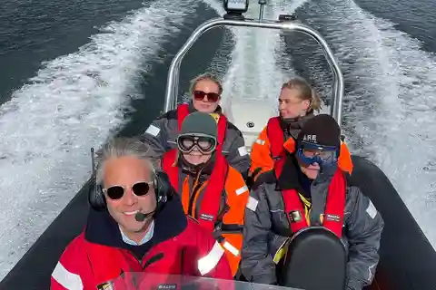 Guidade skärgårdsturer med motorbåt från Saltsjöbaden