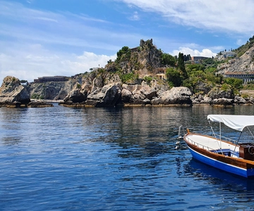 BÅTTUR FRÅN TAORMINA & SNORKLING HALVDAG