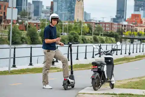 Montreal: alquiler de patinetes eléctricos con casco