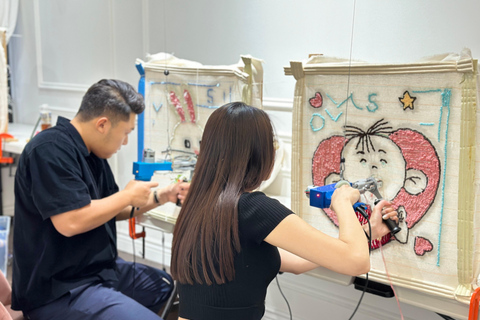 Toronto: Creative Tufting Workshop With Take-Home Rug Toronto:Creative Tufting Workshop With Take-Home Rug (M)