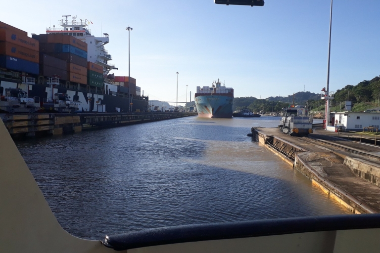 Panama : Visite du canal de Panama à travers deux écluses avec déjeuner