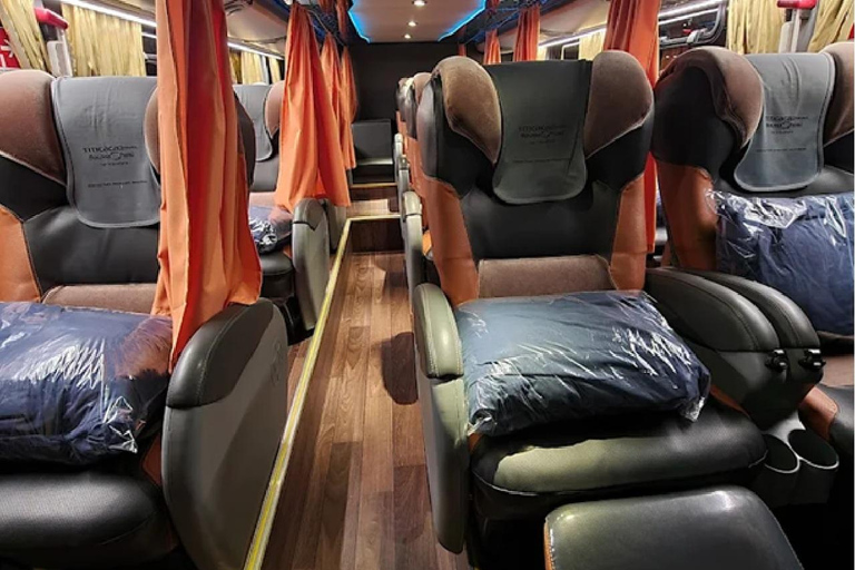 From La Paz: 5-Day Uyuni and Red Lagoon Tour with Bus Ride