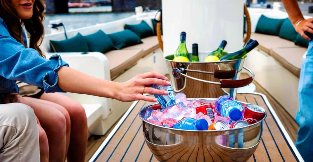 Afbeelding 5 van Amsterdam: de nieuwste grachtenrondvaart met drankje