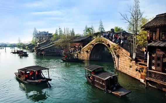 Zhujiajiao Water Town Private Tour mit Bootsfahrt und Garten