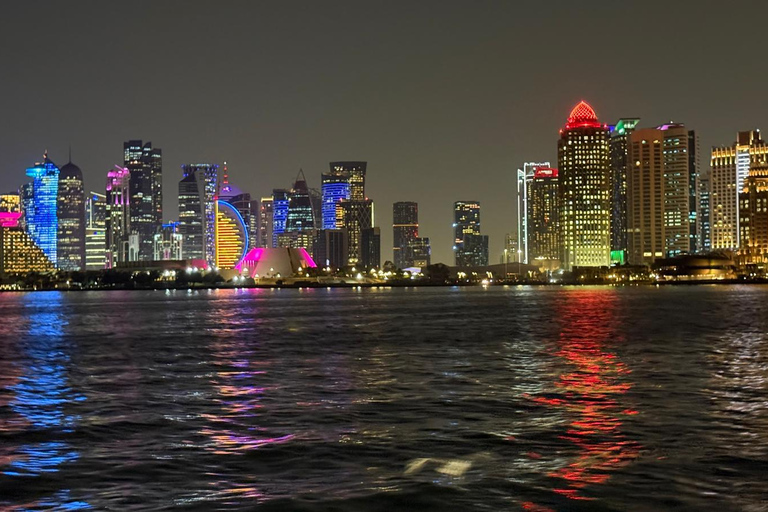 Doha: Sonnenuntergang/Serenade, traditionelle Dau-Bootsfahrt, Dinner-BootsfahrtLuxuriöse Dinner-Bootsfahrt mit Pick &amp; Drop-Service
