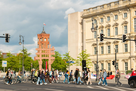 Berlin: Private city tour by car with pickup 3-hour Tour