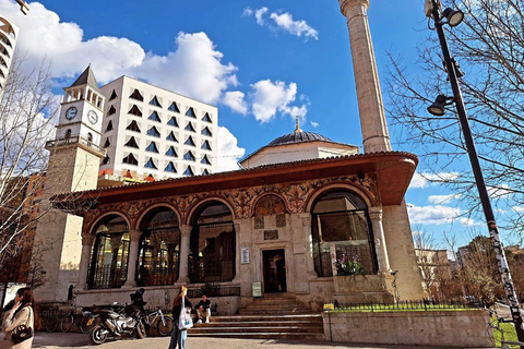 Tirana: En promenad genom Albaniens historia.