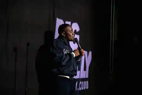 Lontoo: Big Belly Bar and Comedy Club -baarissa ja komediaklubilla