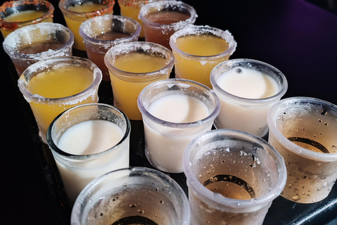 San José: Festa em San José com bebidas e comidaSão José: Festa em São José com bebidas e comida