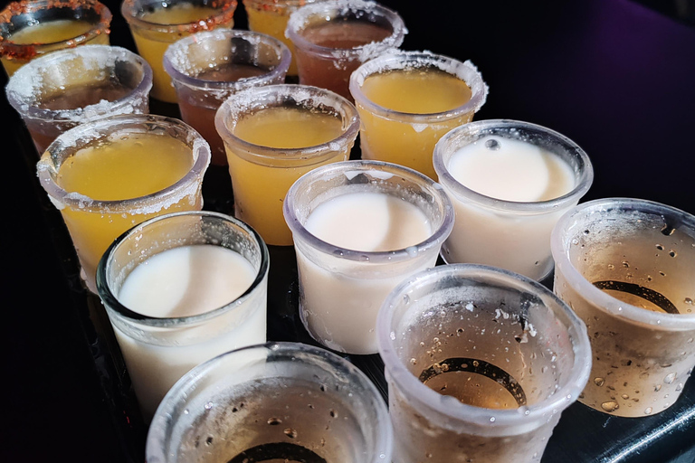 San José: Festa em San José com bebidas e comidaSão José: Festa em São José com bebidas e comida