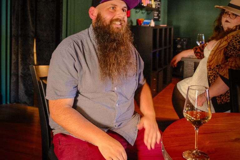 سولفانج جولة في النبيذ والجريمة الحقيقية مع مشروبات مشمولة