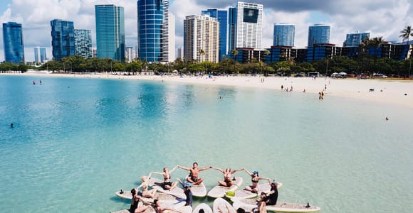 Honolulu: SUP (Standup Paddleboard) Yoga Class