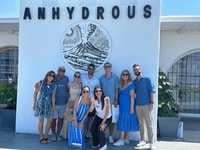 Santorini, gira de vinos de la puesta de sol en el grupo pequeño con bodega Santo - Housity