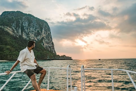 Krabi: Phi Phi & 4 Islands Sunset Tour Premium Speed Catamaran - Image 2