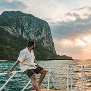 Krabi: Phi Phi & 4 Islands Sunset Tour Premium Speed Catamaran