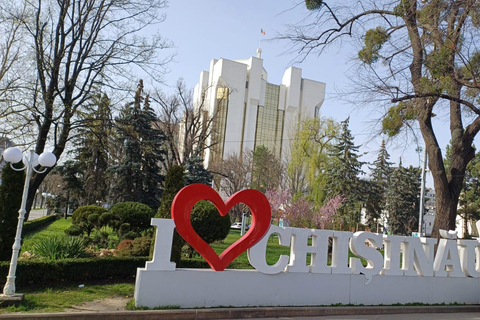 Kiszyńcu: wycieczka po mieście i winnica Cojusna z degustacjąKiszyniów: wycieczka po mieście i wizyta w winnicy Cojusna z degustacją