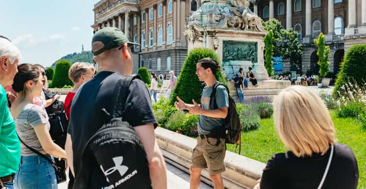 Budapest: Historic Buda Castle Walking Tour