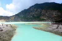 White Crater, Hot Spring and Suspension Bridge Guided Tour - Housity
