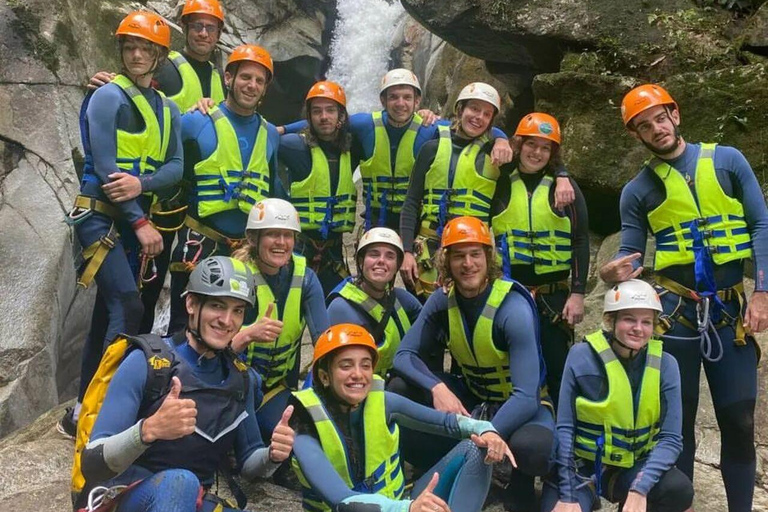 Extreme Canyoning ALL Inclusive perto de MedellínRio El Chispero