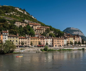 Grenoble: 2-hour Best Intro Walking Tour with a Local