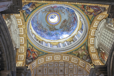 Rome: St. Peter’s Basilica & Underground Tombs Tour Group Tour in French