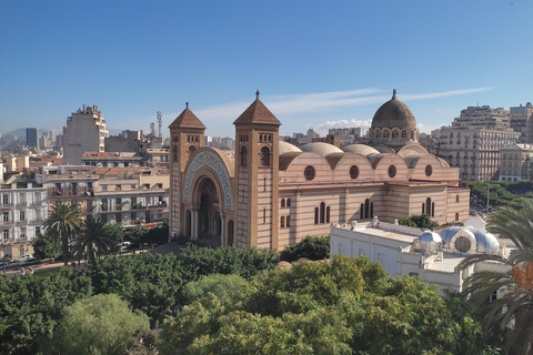 Oran: The absolute everything of El Bahia with a local