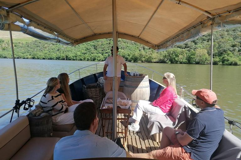 Valle del Douro: tour di mezza giornata con 1 cantina, degustazioni e tour in barca di 1 ora