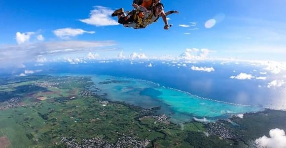 Mauritius: Tandem Skydive from 10,000 Feet with Instructor