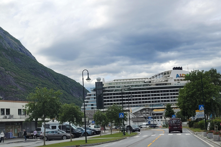 Bergen: Hardangerfjord, Vøringsfossen & Sky Bridge Adventure
