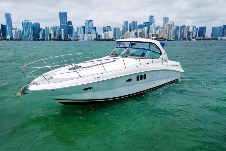 Fort Lauderdale: Private Yacht Cruise 4-Hour Private Yacht Cruise