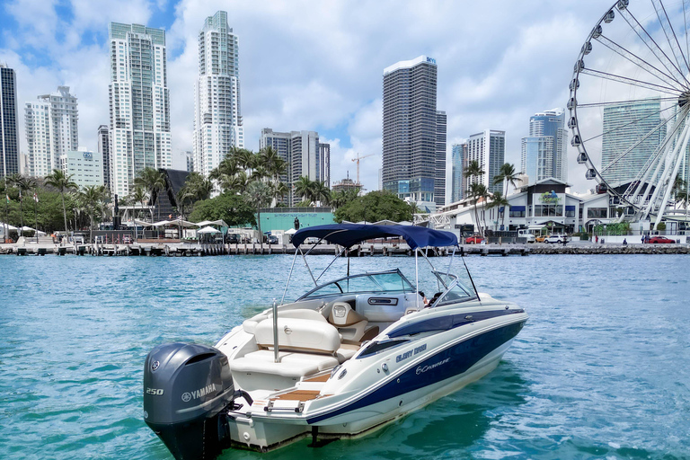 Miami: Wycieczka prywatną łodzią z przerwą na pływanie