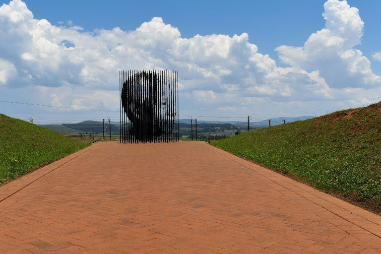 Durban: Phezulu Safari Park, Howick Falls & Mandela Capture