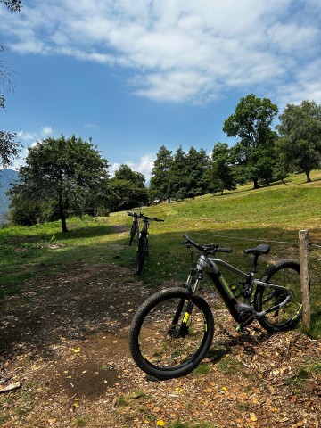 Visit Waterfall tour in E-bike with aperitif in Stresa, Italy