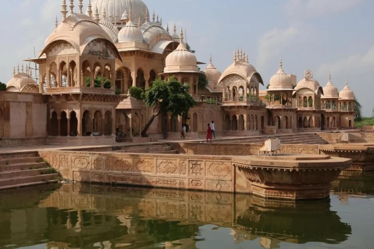 Mathura (Lord Krishna)Taj Mahal Excursión de un día desde Nueva Delhi
