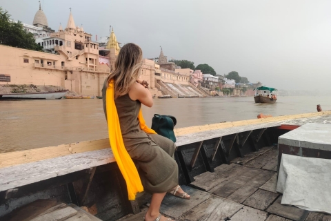 Waranasi: jednodniowa wycieczka po prywatnych atrakcjach miasta i rejs po Gangesie